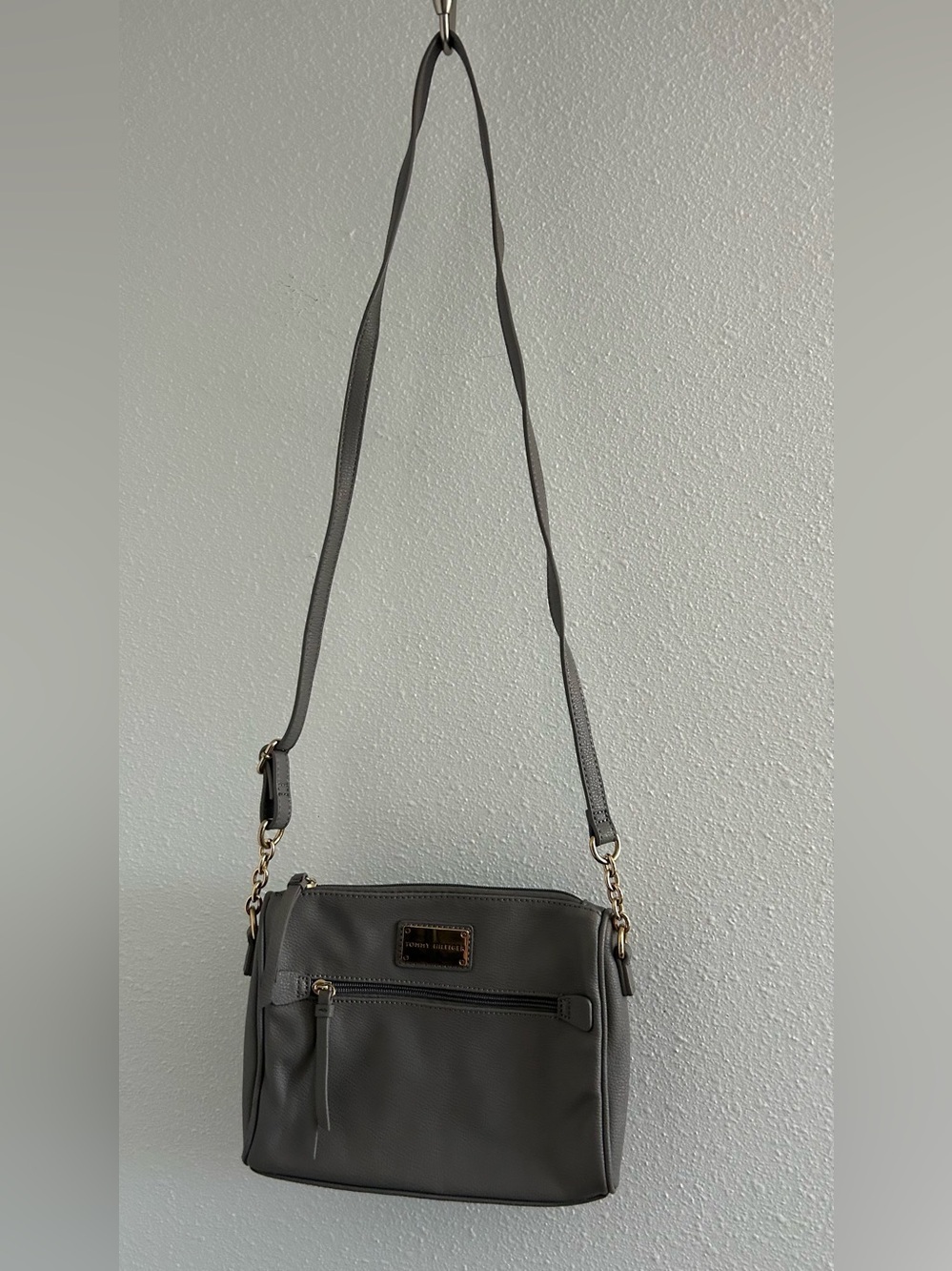 Tommy Hilfiger Gray Pebbled Leather Crossbody Bag with Gold Hardware